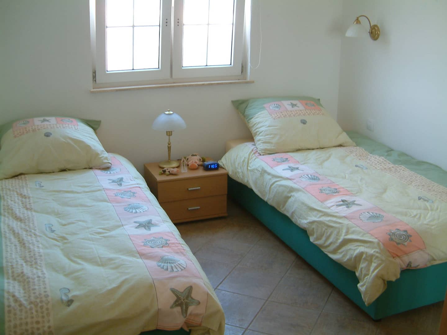 Downstairs twin bedroom